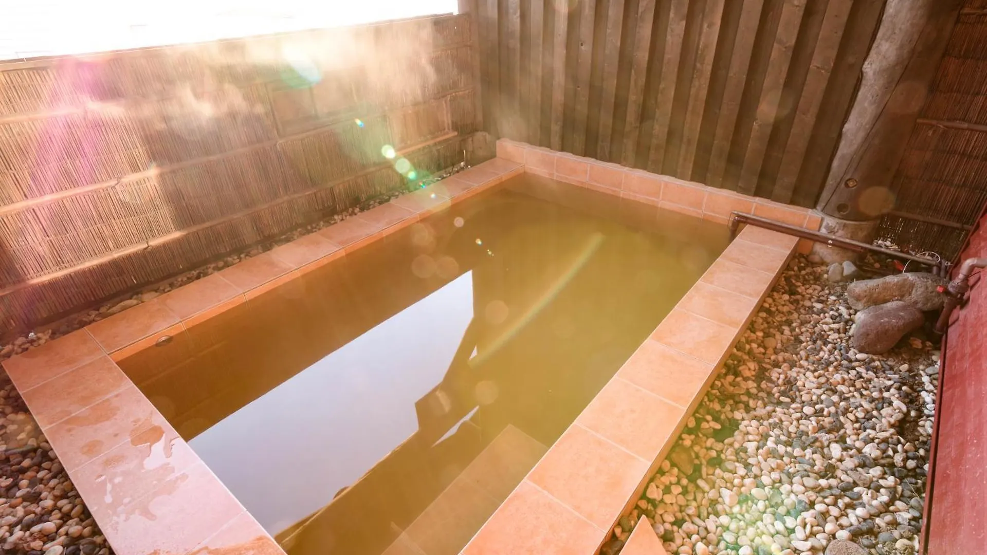 Shiretoko Kokun Kekun Hotel Utoro 2*,